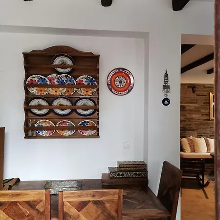 Luxury Marónia